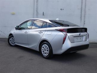 2017 Toyota Prius - Thumbnail