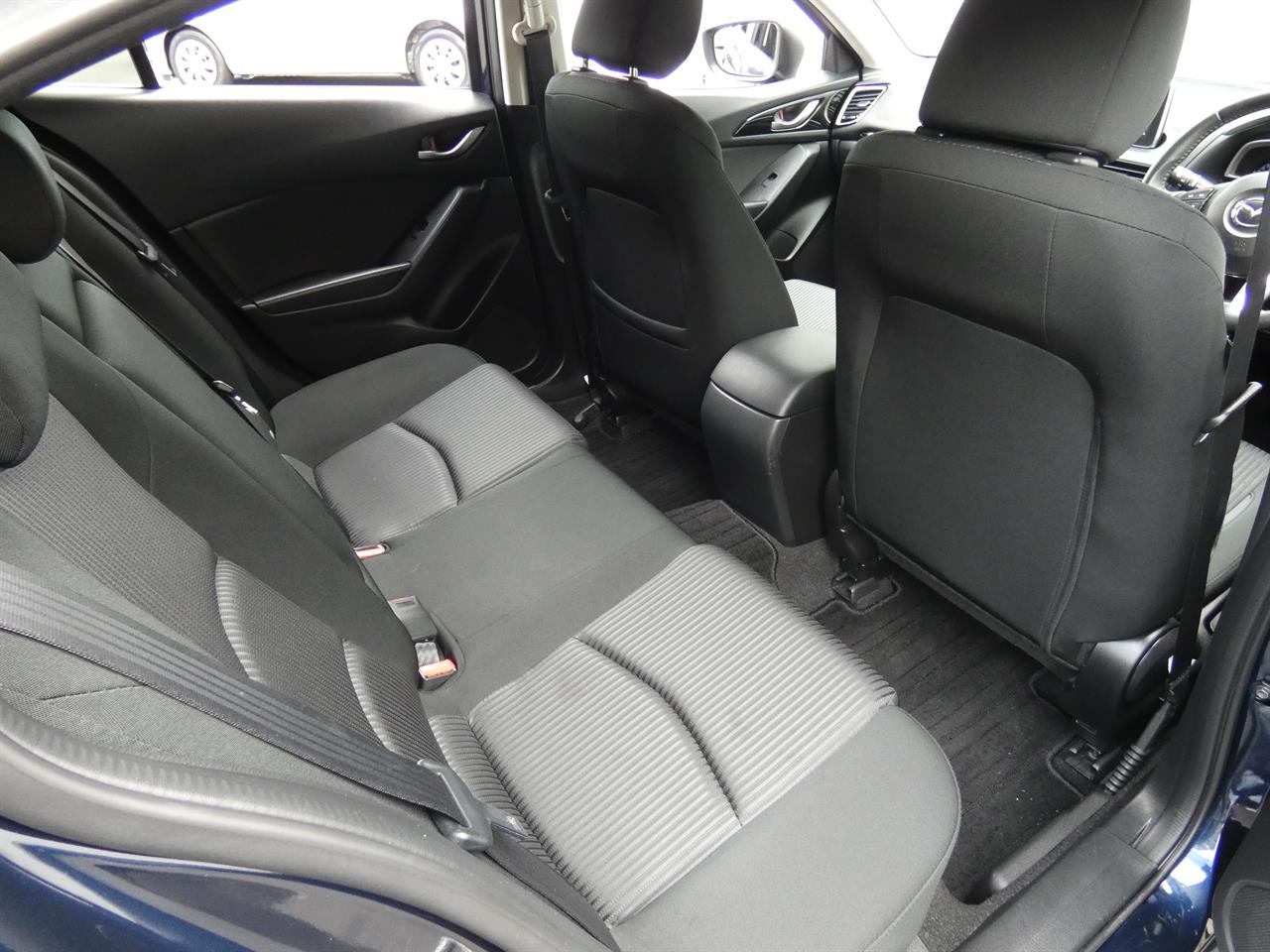 2016 Mazda AXELA
