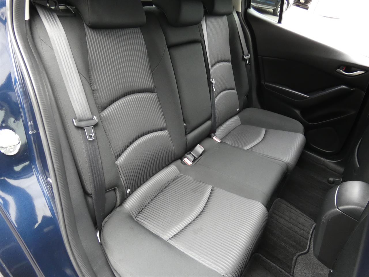2016 Mazda AXELA