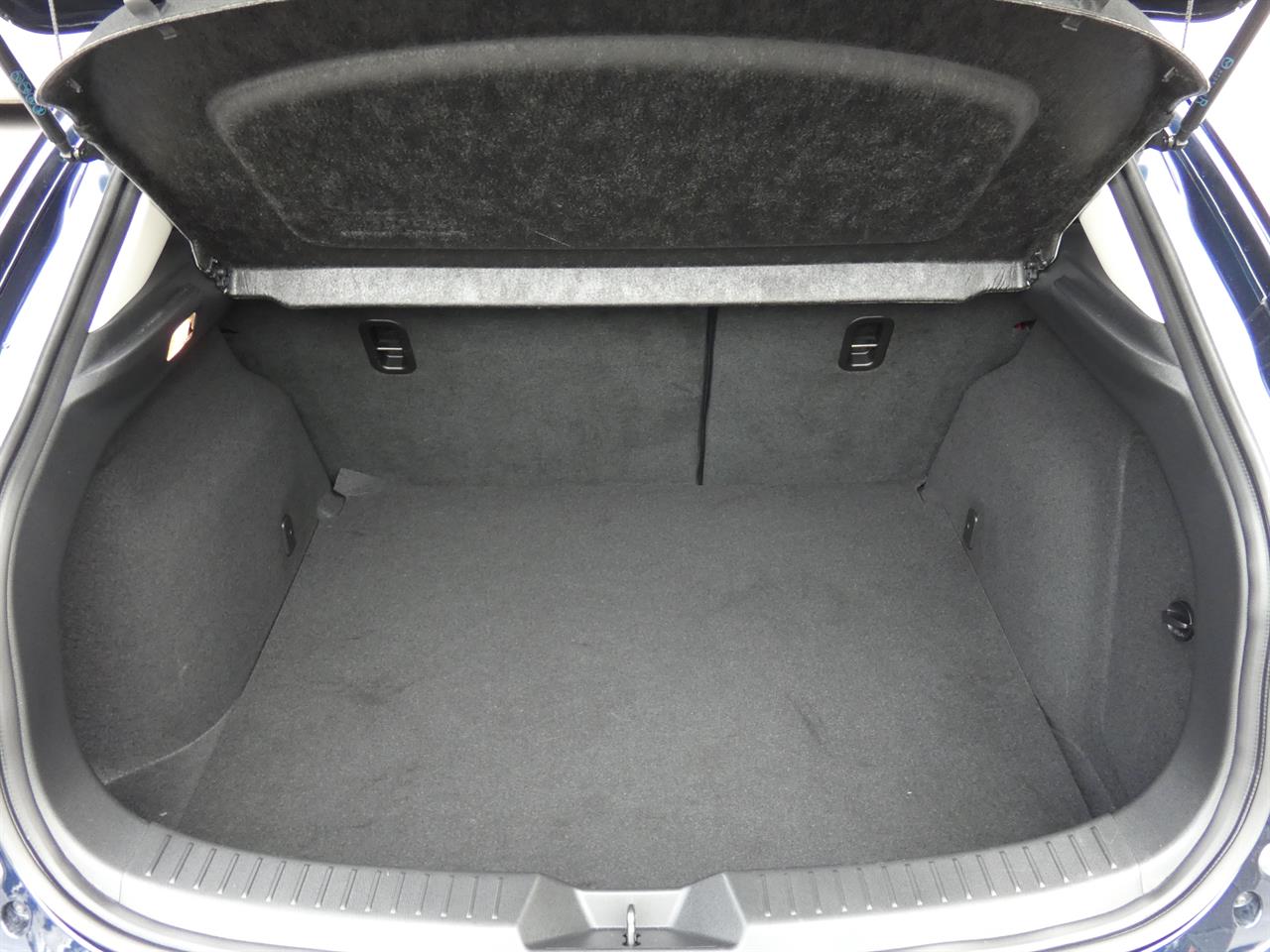 2016 Mazda AXELA