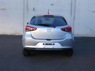2021 Mazda 2 - Thumbnail