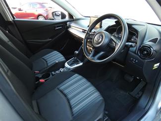 2021 Mazda 2 - Thumbnail
