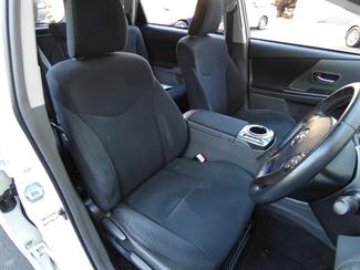 2014 Toyota Prius - Thumbnail