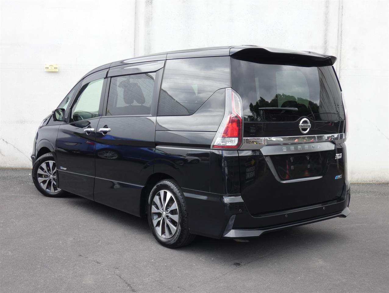 2018 Nissan SERENA