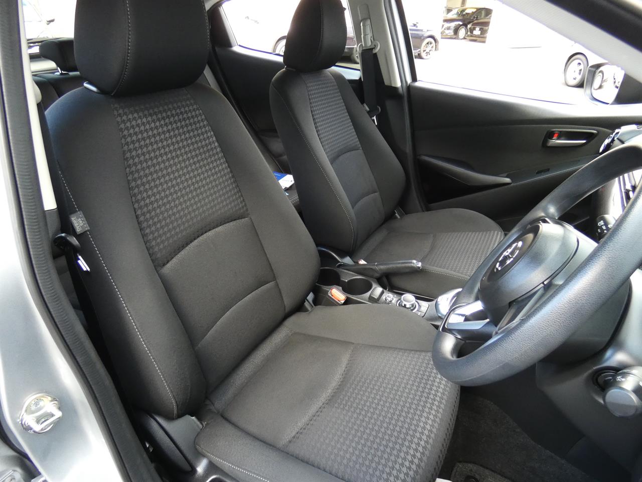 2017 Mazda DEMIO
