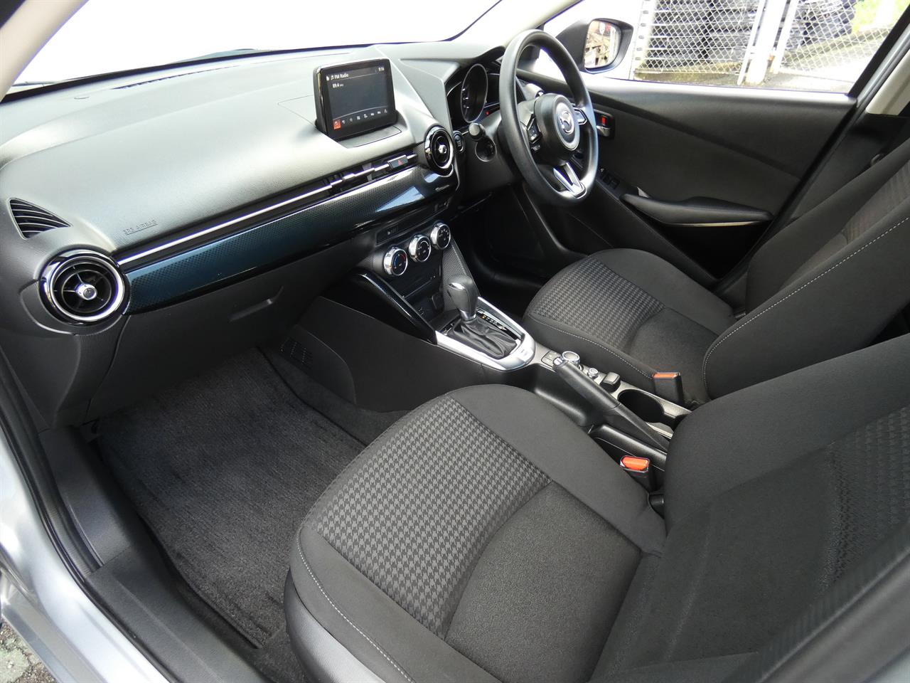 2017 Mazda DEMIO