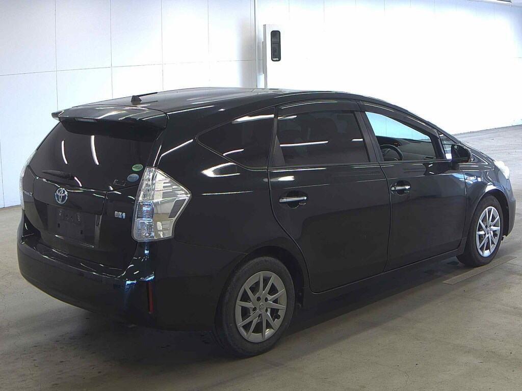 2014 Toyota Prius Alpha