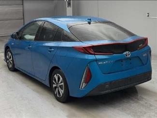 2017 Toyota Prius - Thumbnail
