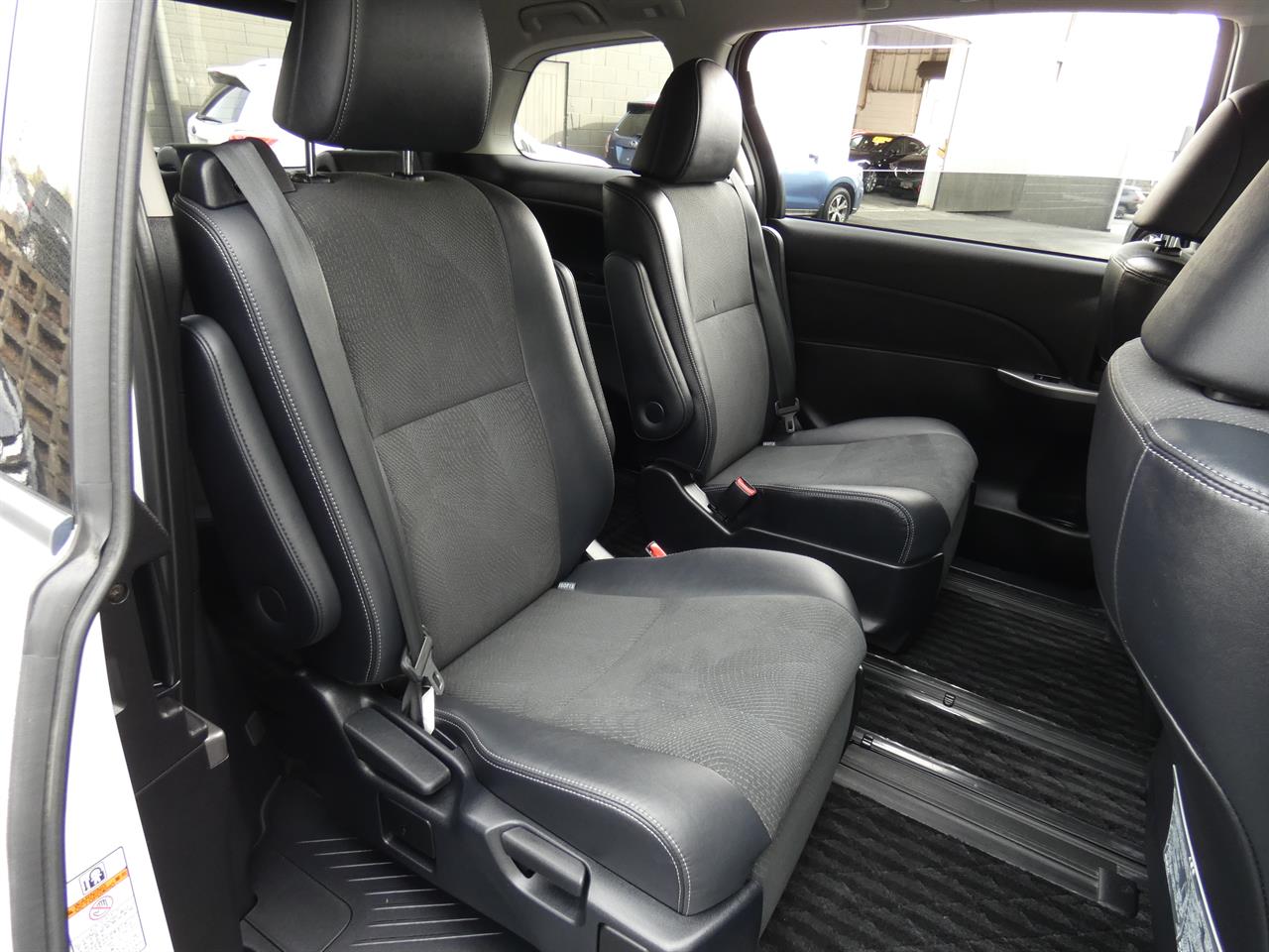 2015 Toyota Estima