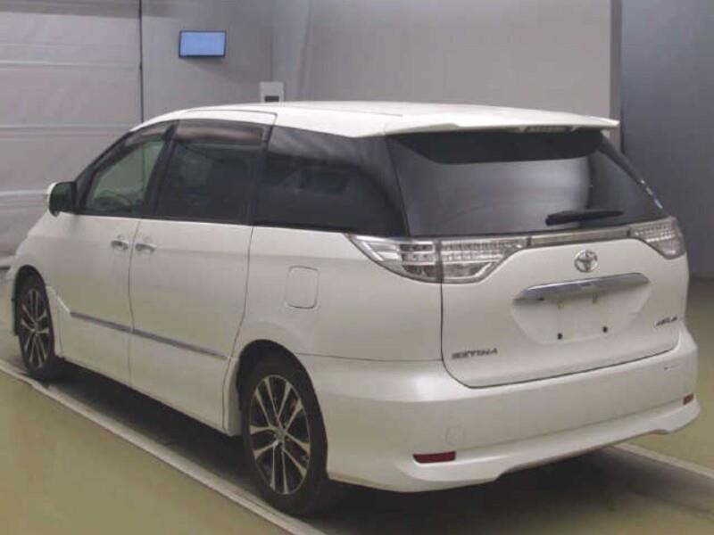 2015 Toyota Estima