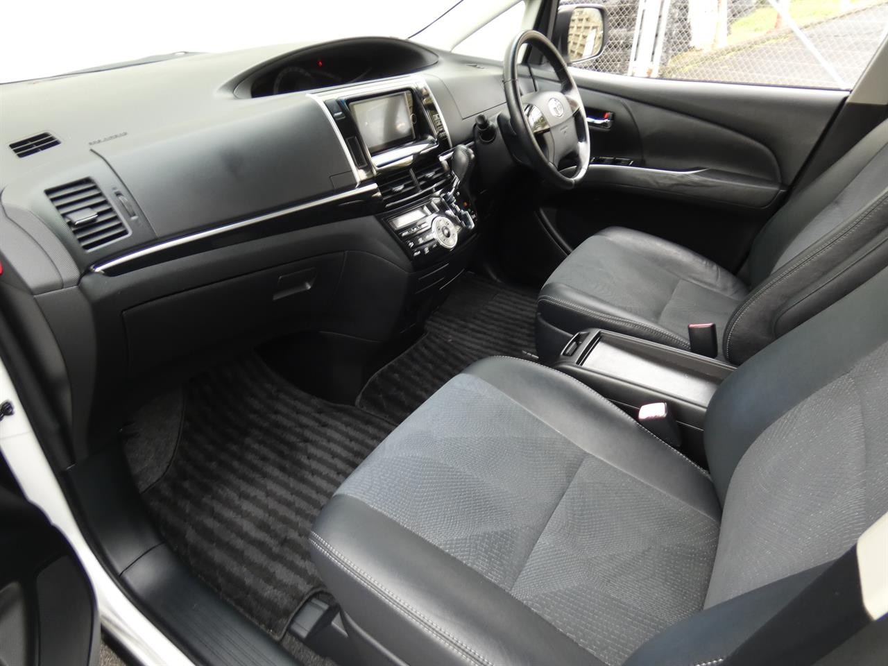 2015 Toyota Estima