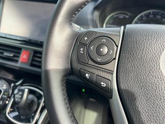 2014 Toyota Esquire - Thumbnail