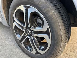 2017 Honda Vezel - Thumbnail