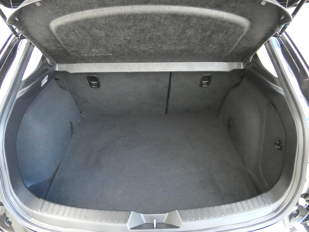 2016 Mazda AXELA