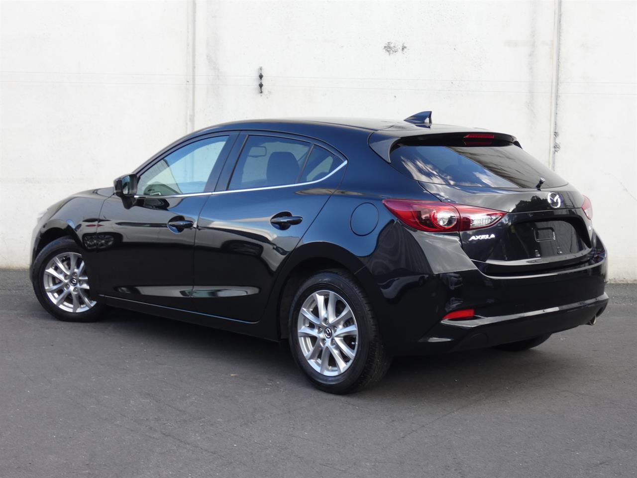2016 Mazda AXELA