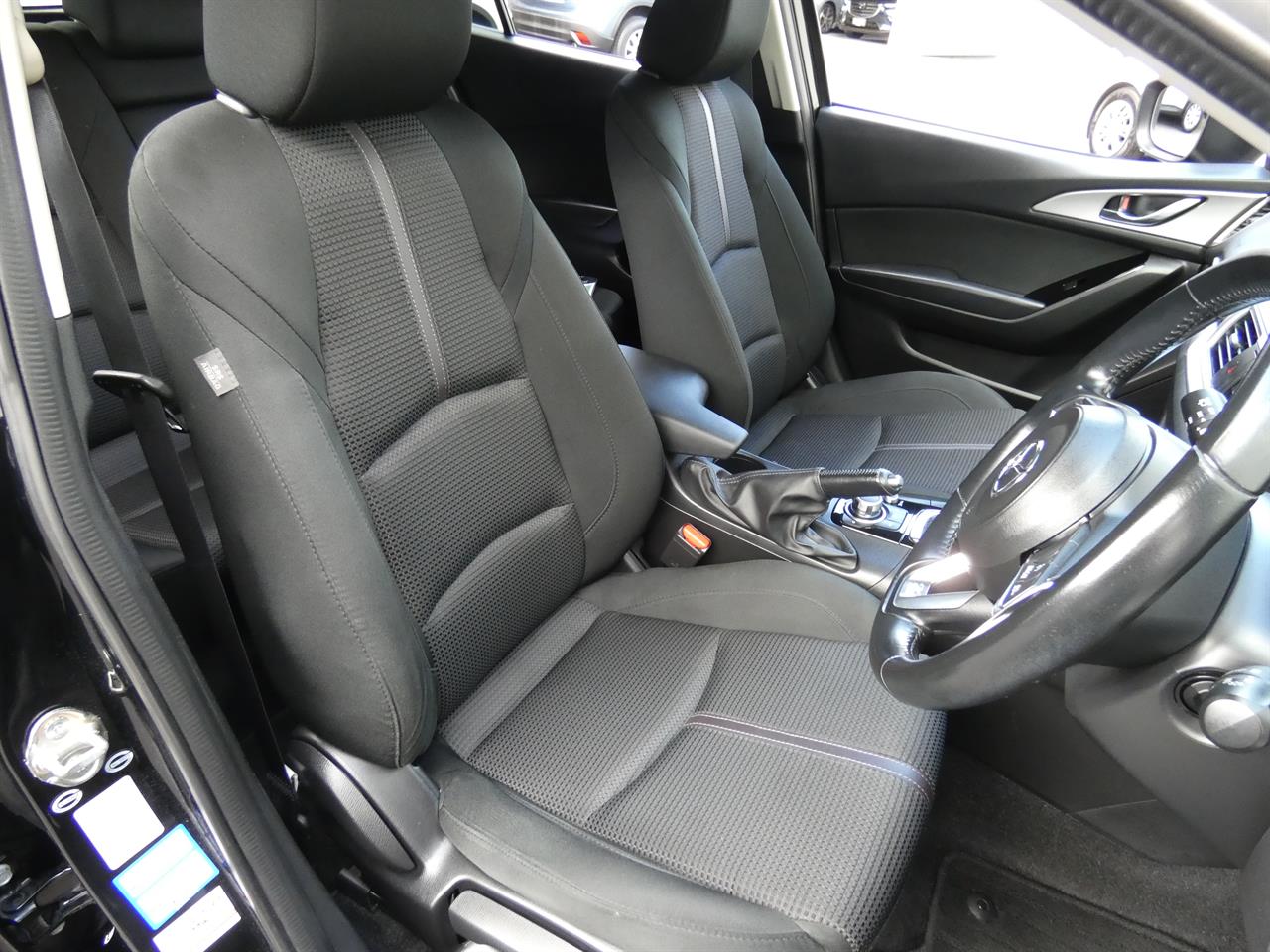 2016 Mazda AXELA