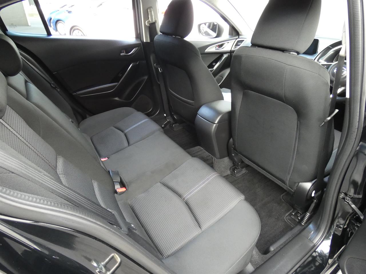 2016 Mazda AXELA
