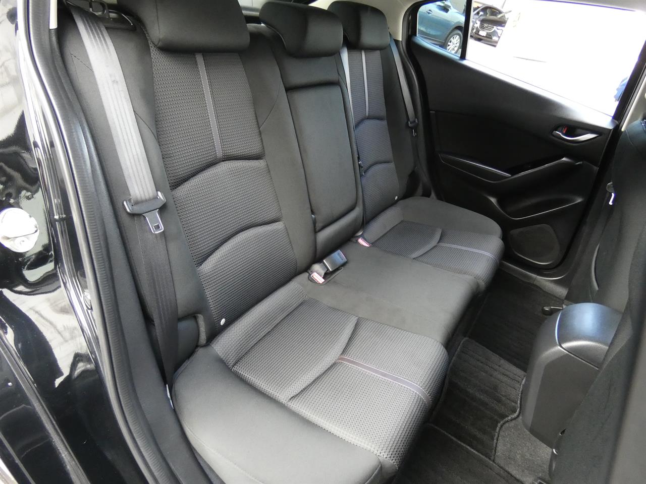 2016 Mazda AXELA