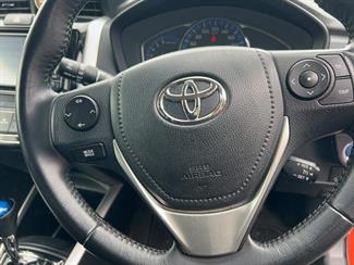 2017 Toyota COROLLA - Thumbnail