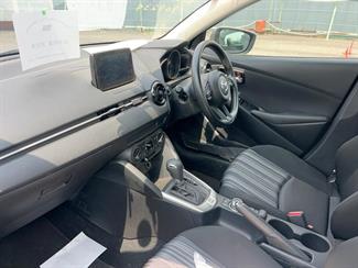2020 Mazda 2 - Thumbnail