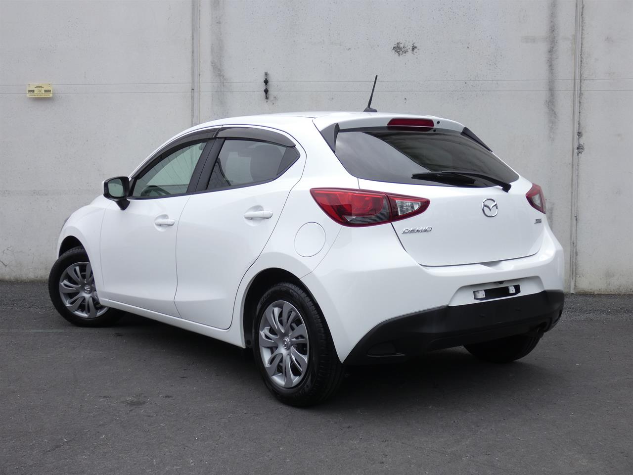 2016 Mazda DEMIO