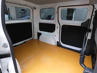 2020 Nissan NV200 - Thumbnail