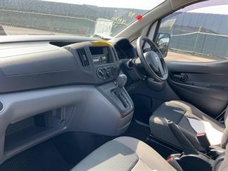 2020 Nissan NV200 - Thumbnail