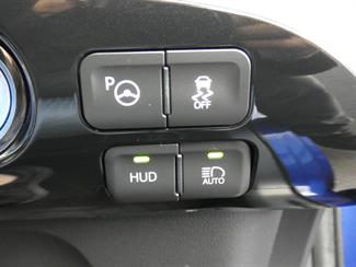 2016 Toyota Prius - Thumbnail