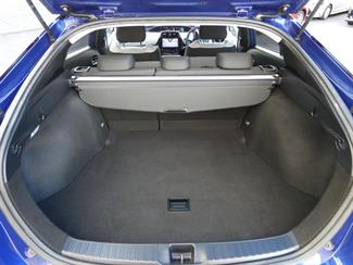 2016 Toyota Prius - Thumbnail