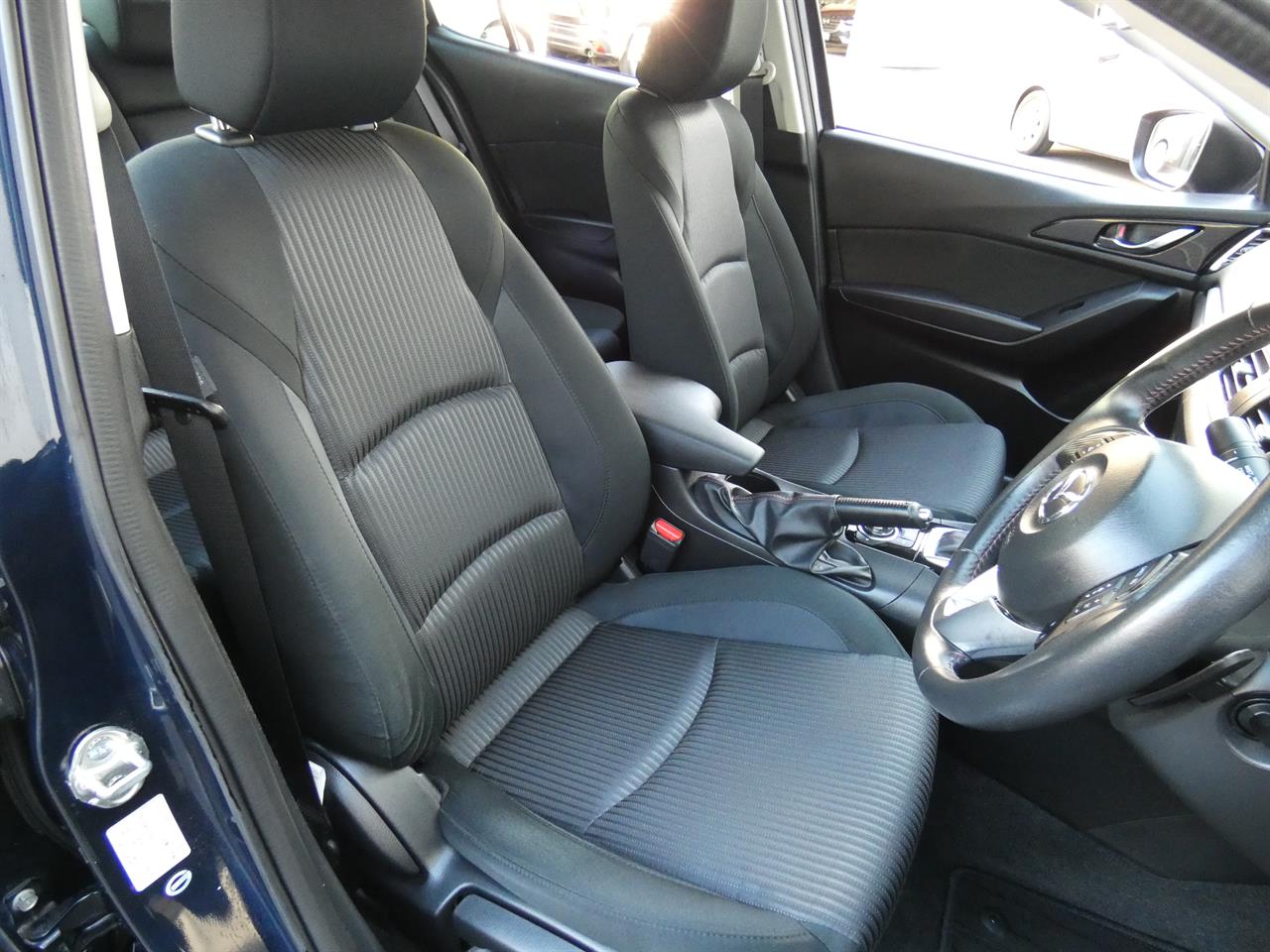 2016 Mazda AXELA