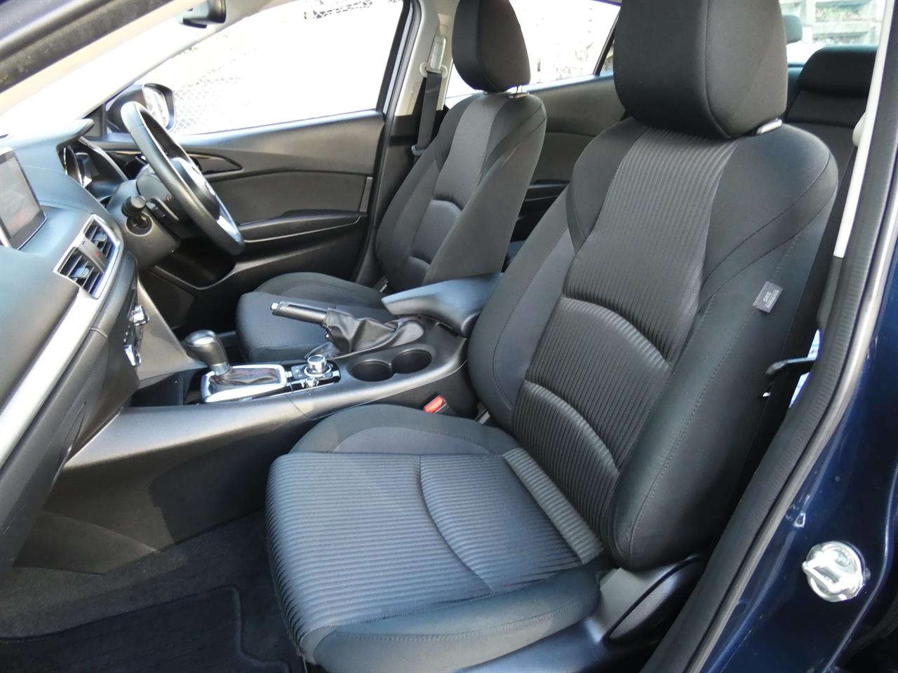 2016 Mazda AXELA