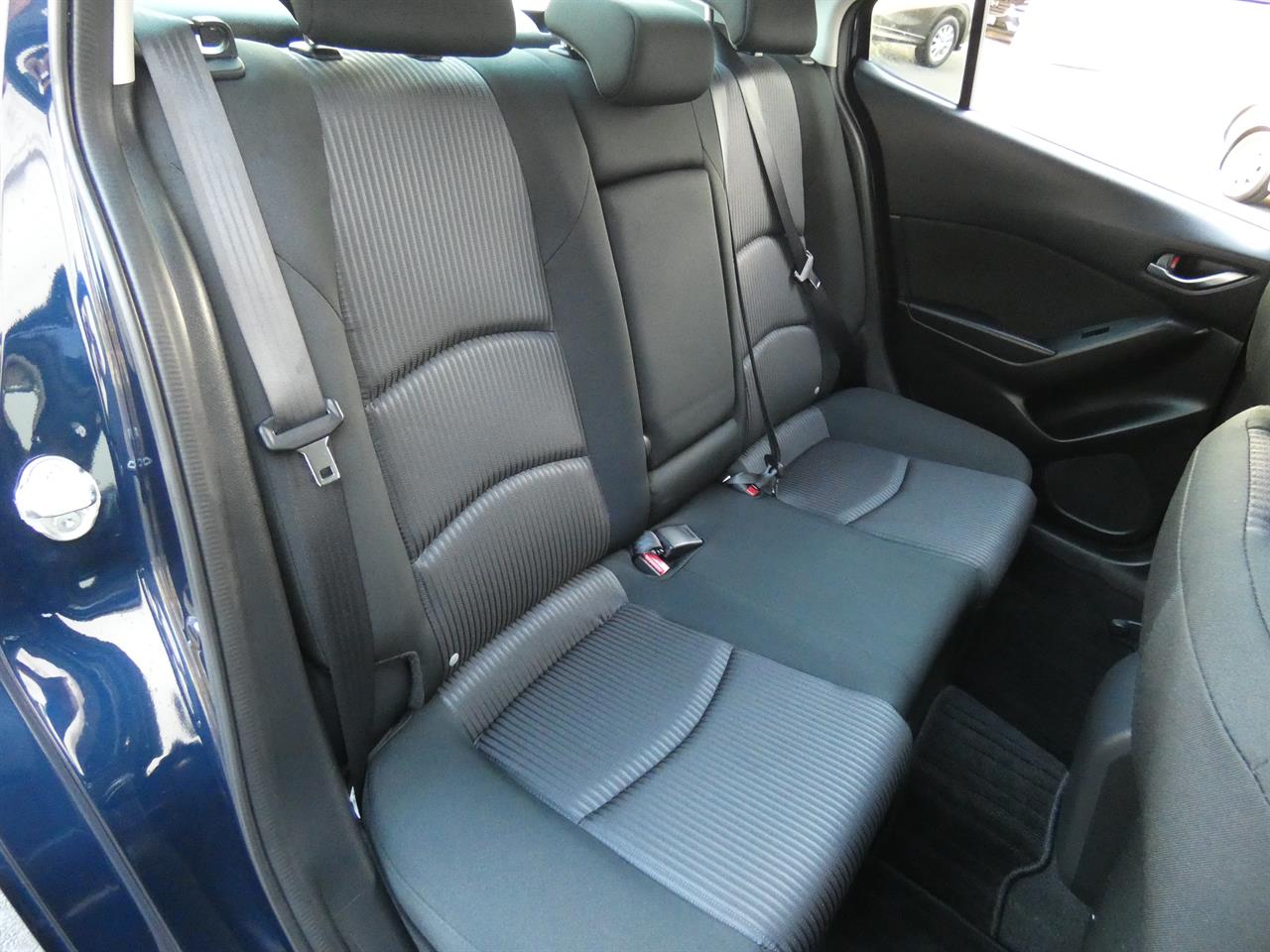 2016 Mazda AXELA