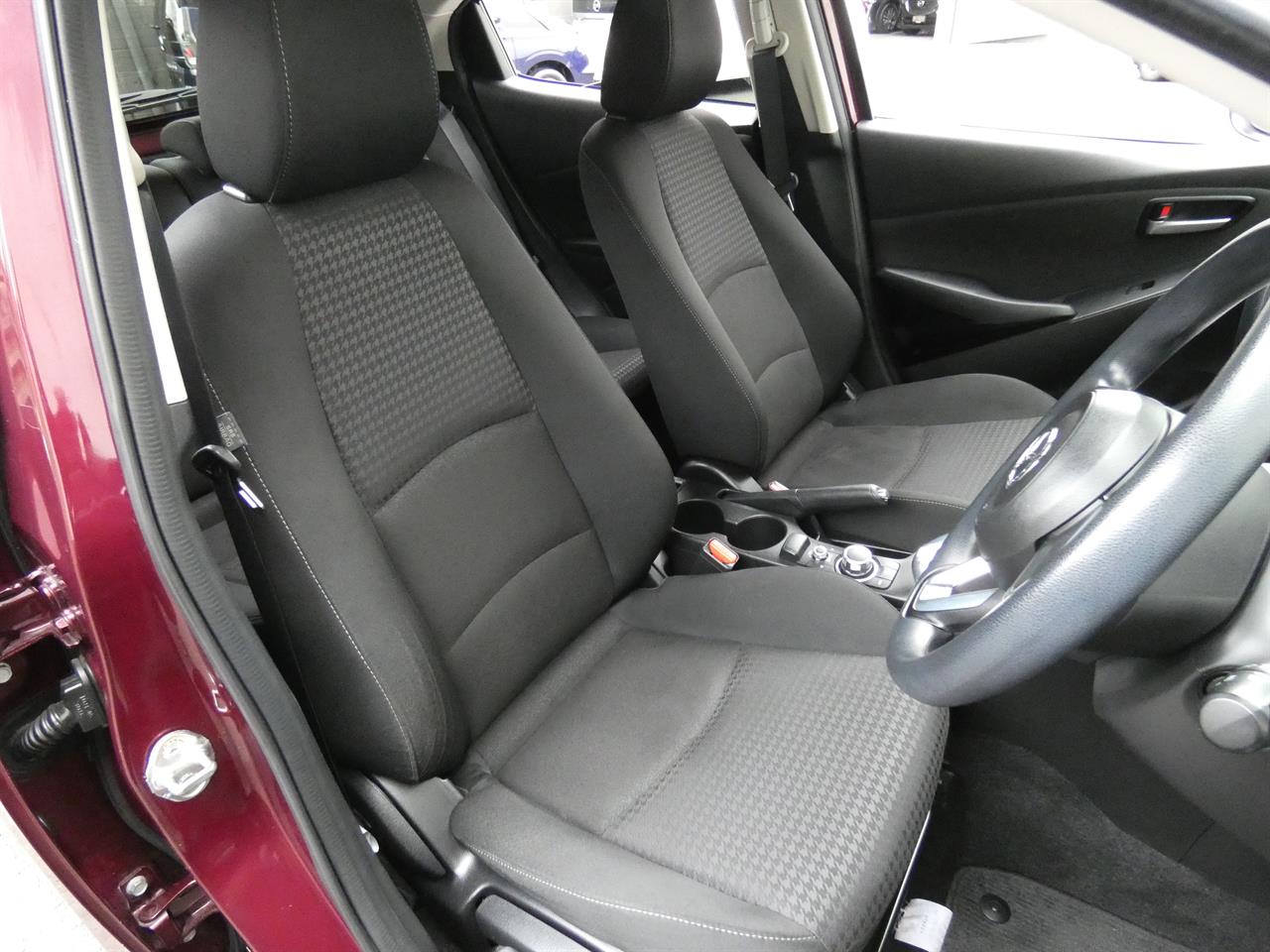 2017 Mazda DEMIO
