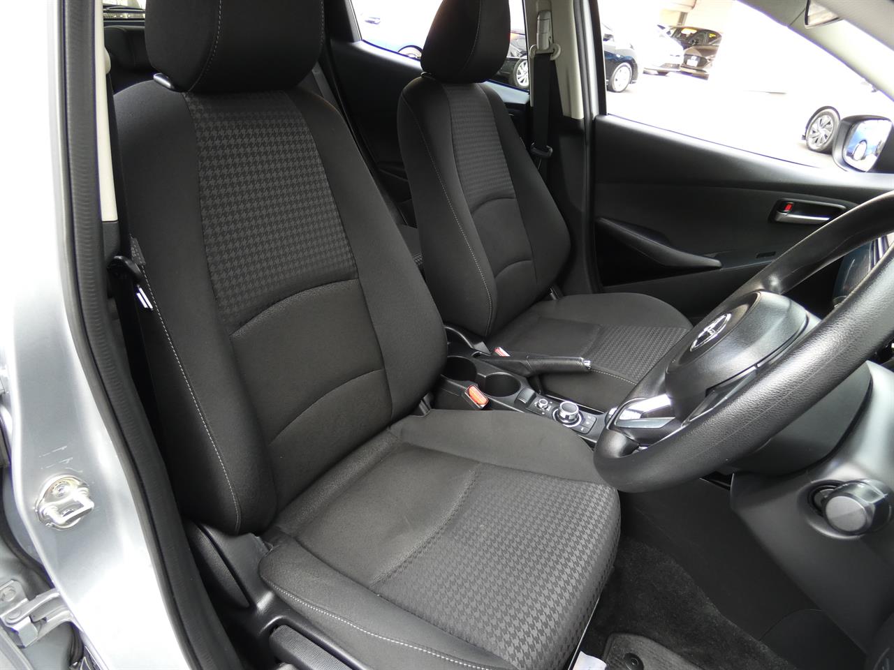 2017 Mazda DEMIO