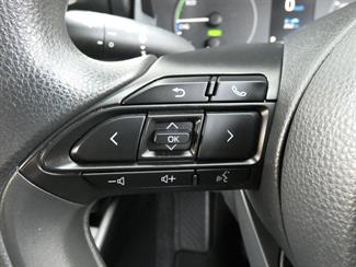 2020 Toyota YARIS - Thumbnail