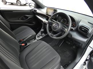 2020 Toyota YARIS - Thumbnail