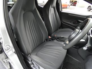 2020 Toyota YARIS - Thumbnail