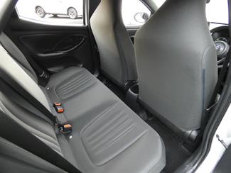 2020 Toyota YARIS - Thumbnail