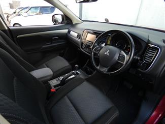 2014 Mitsubishi Outlander (4WD) - Thumbnail