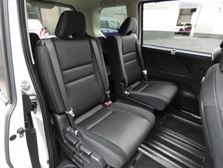 2017 Nissan SERENA - Thumbnail