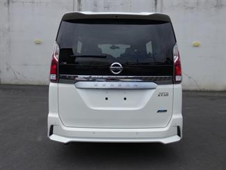 2017 Nissan SERENA - Thumbnail