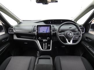 2017 Nissan SERENA - Thumbnail