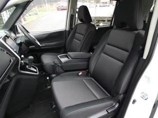 2017 Nissan SERENA - Thumbnail