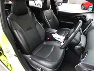 2017 Toyota Prius - Thumbnail