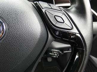 2017 Toyota C-HR - Thumbnail