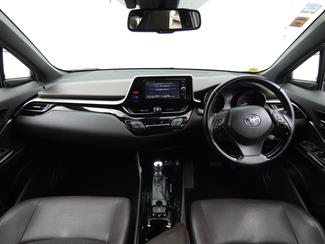 2017 Toyota C-HR - Thumbnail