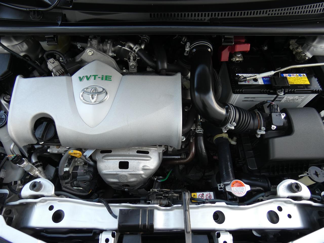 2017 Toyota VITZ