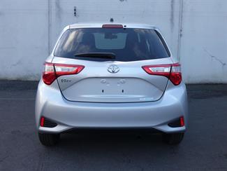 2017 Toyota VITZ - Thumbnail