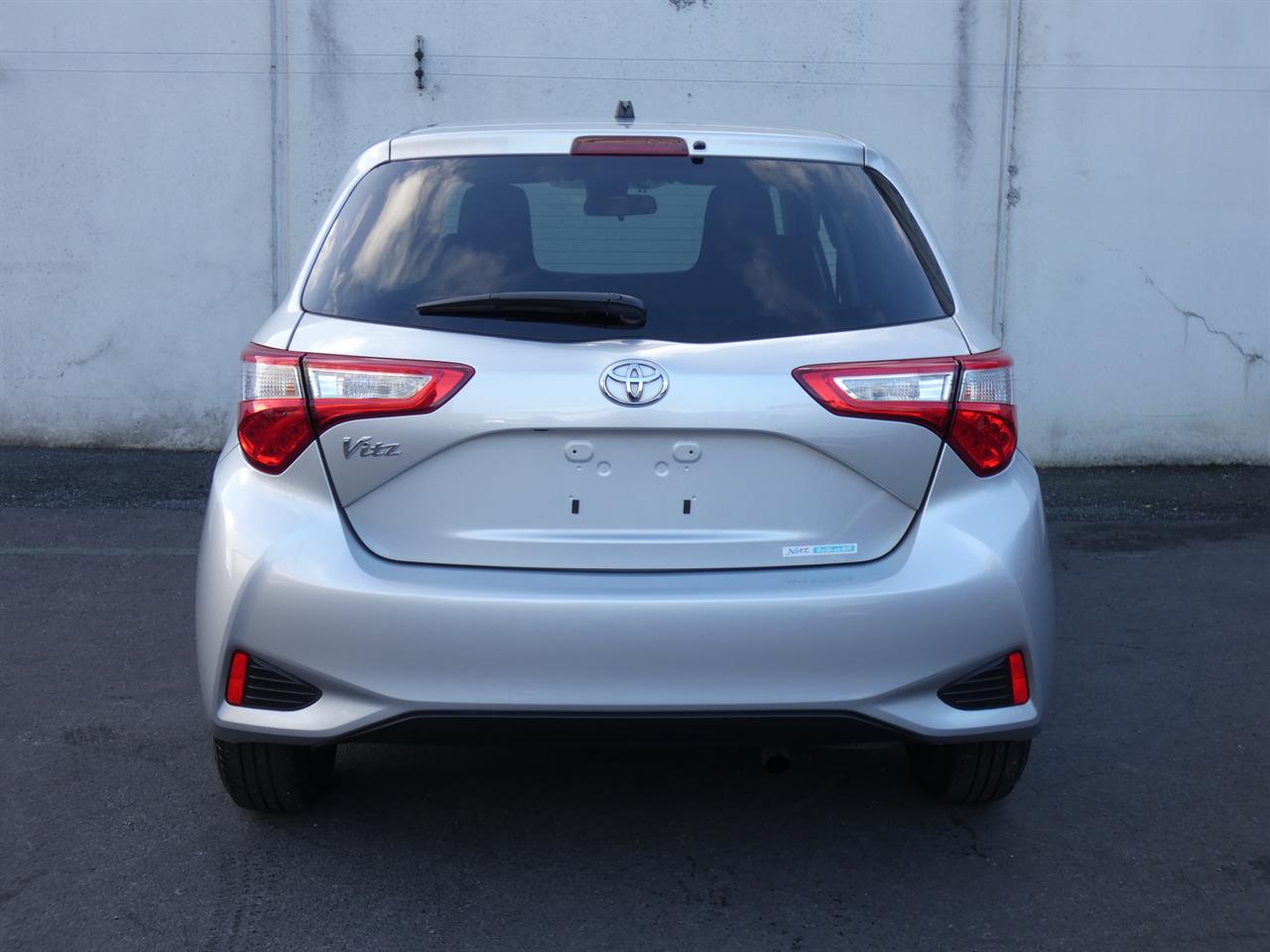 2017 Toyota VITZ