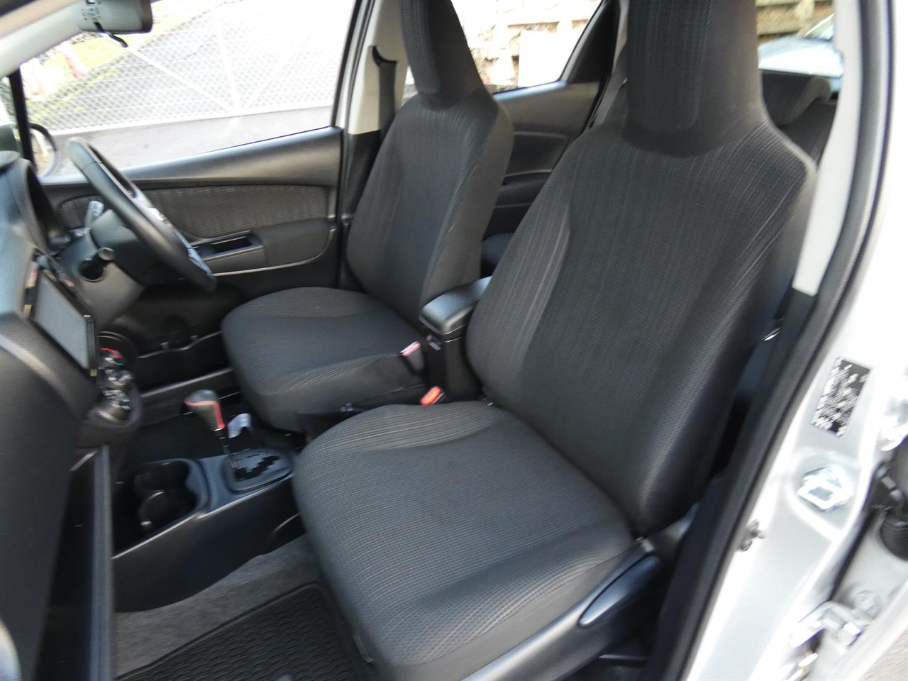 2017 Toyota VITZ